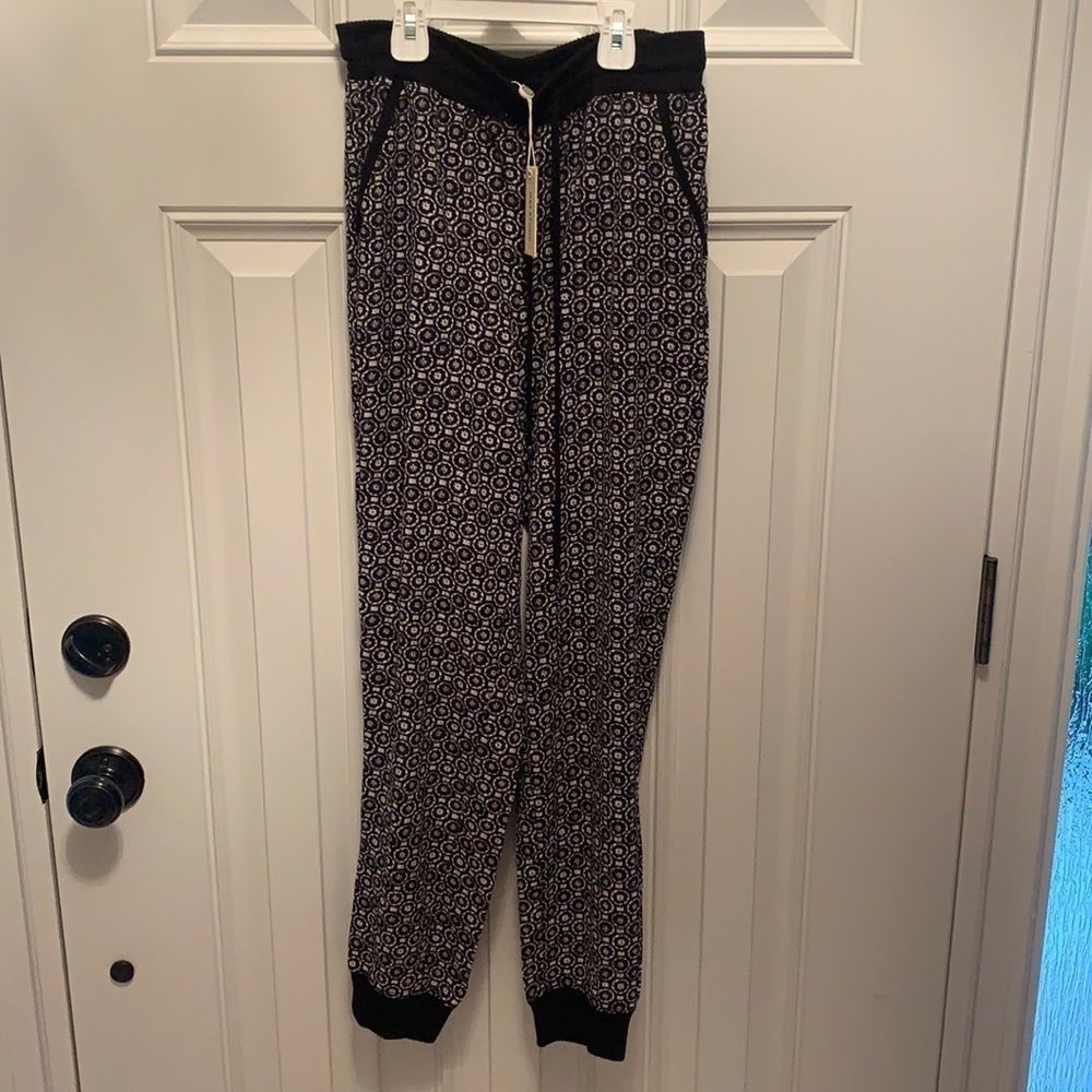 Max Studio lightweight cuffed casual pants